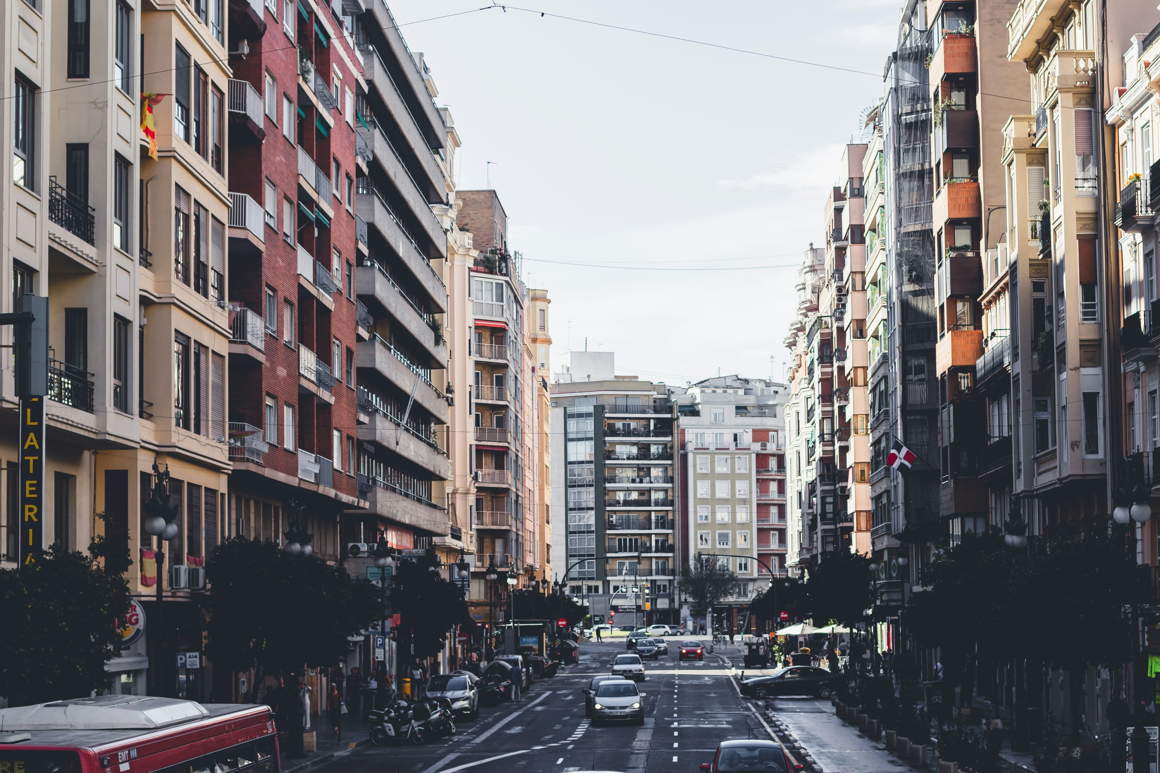 Zona de Bajas Emisiones Valencia 2026: qué coches pueden circular y cuáles no